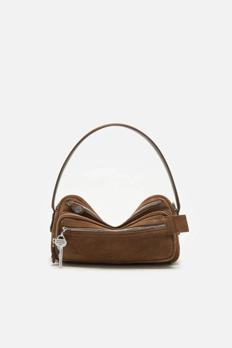 아크네 스튜디오 Camero 파티 스웨이드 백 코냑 브라운 제품 사진 아크네 스튜디오 Camero 파티 스웨이드 백 코냑 브라운 제품 사진