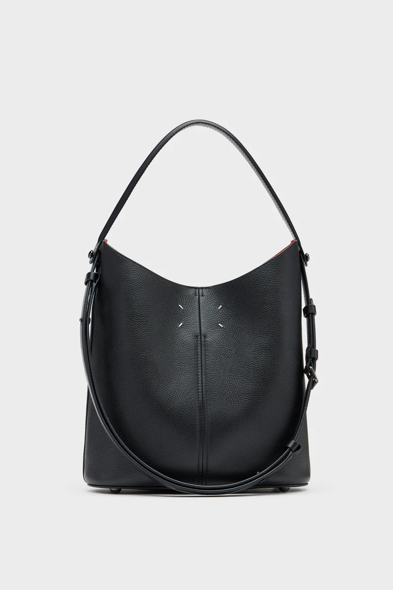 메종 마르지엘라 Dress-age Hobo 블랙 제품 사진 메종 마르지엘라 Dress-age Hobo 블랙 제품 사진
