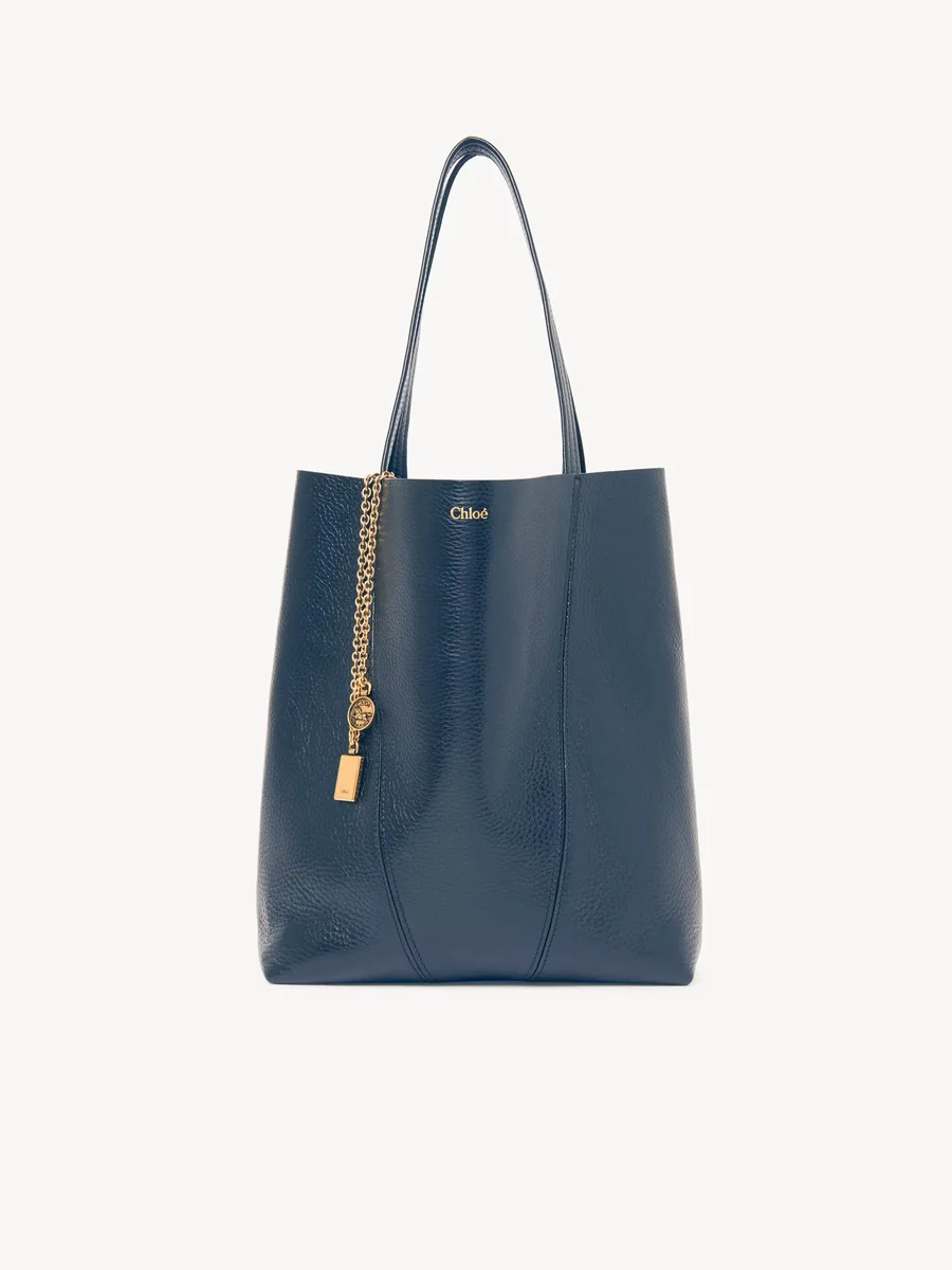 끌로에 그레인드 가죽 Chloé Spin 토트백 Tapestry Blue 제품 사진 끌로에 그레인드 가죽 Chloé Spin 토트백 Tapestry Blue 제품 사진