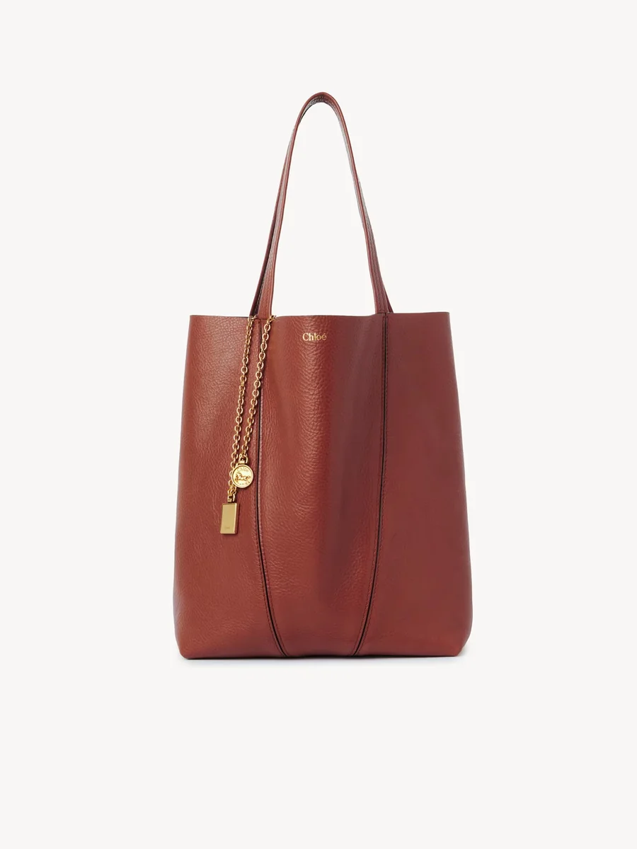 끌로에 그레인드 가죽 Chloé Spin 토트백 Blushy Brown 제품 사진 끌로에 그레인드 가죽 Chloé Spin 토트백 Blushy Brown 제품 사진