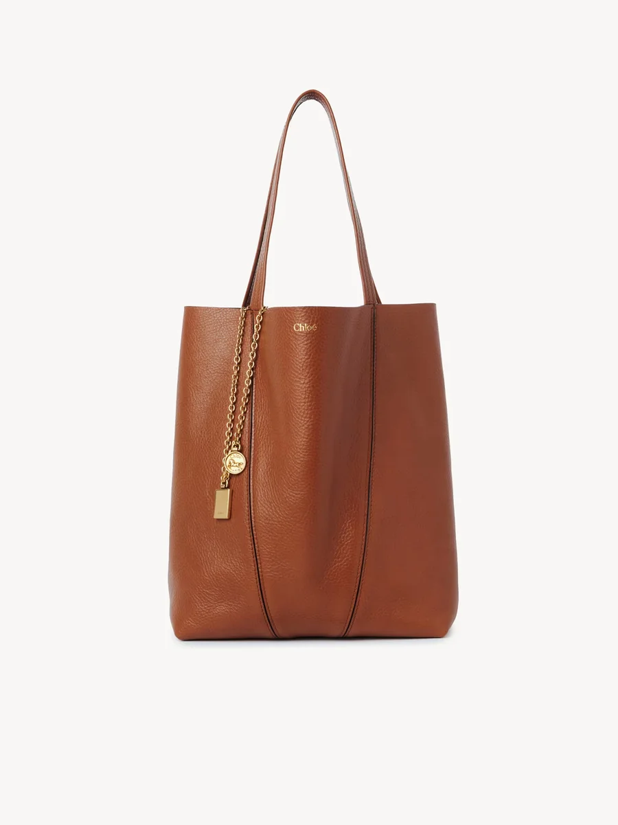 끌로에 그레인드 가죽 Chloé Spin 토트백 Clay Brown 제품 사진 끌로에 그레인드 가죽 Chloé Spin 토트백 Clay Brown 제품 사진