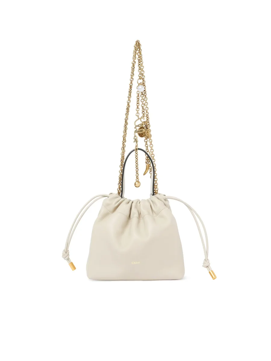 끌로에 소프트 가죽 미니 Chloé Icons 체인 숄더백 Cloudy Cream 제품 사진 끌로에 소프트 가죽 미니 Chloé Icons 체인 숄더백 Cloudy Cream 제품 사진