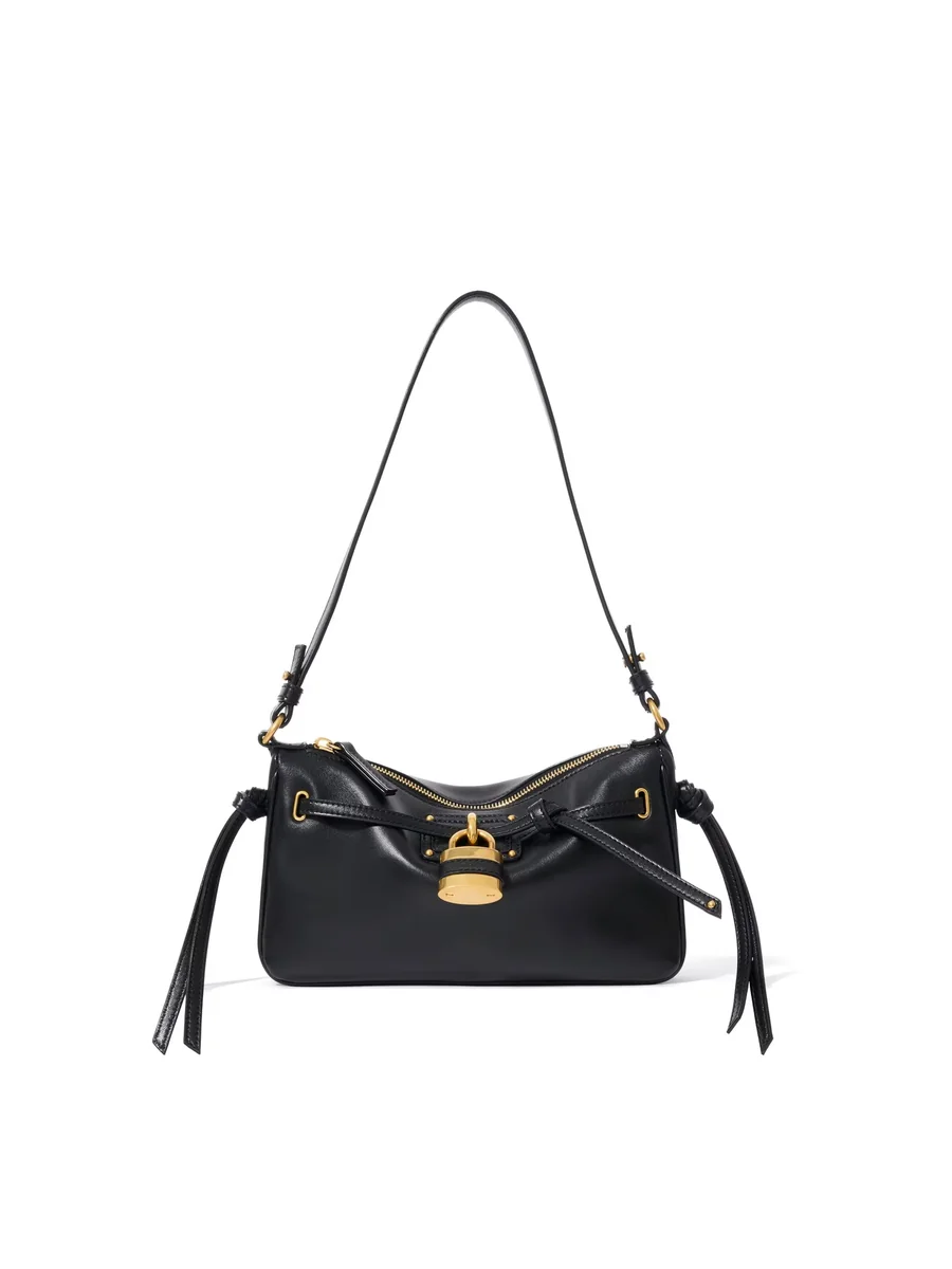 끌로에 소프트 가죽 미니 Paddington Sling 스트랩 파우치 Black 제품 사진 끌로에 소프트 가죽 미니 Paddington Sling 스트랩 파우치 Black 제품 사진