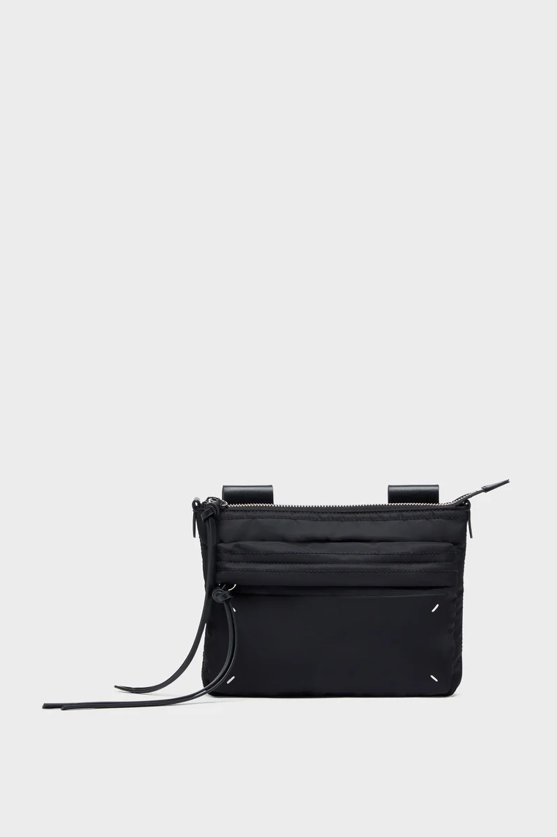메종 마르지엘라 Zip Camera Bag 블랙 제품 사진 메종 마르지엘라 Zip Camera Bag 블랙 제품 사진