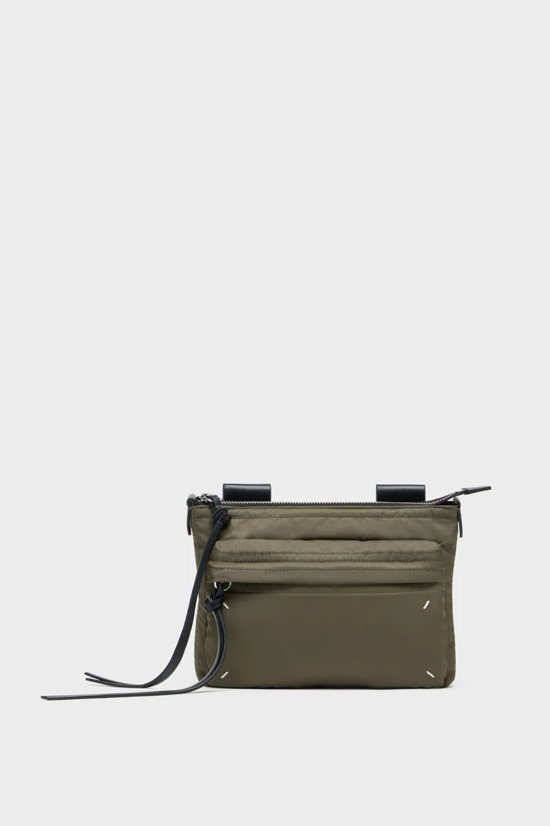 메종 마르지엘라 Zip Camera Bag 밀리터리 그린 제품 사진 메종 마르지엘라 Zip Camera Bag 밀리터리 그린 제품 사진